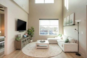 Chic 2BR Apt with Loft in East Nash Sleeps 6